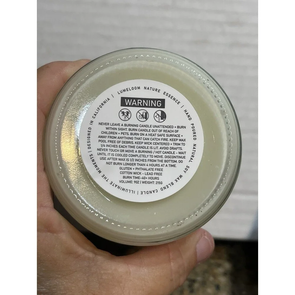 Lumeloom candle scented